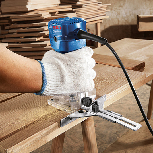 FRESADORA DE MANO GKF 550 550W BOSCH