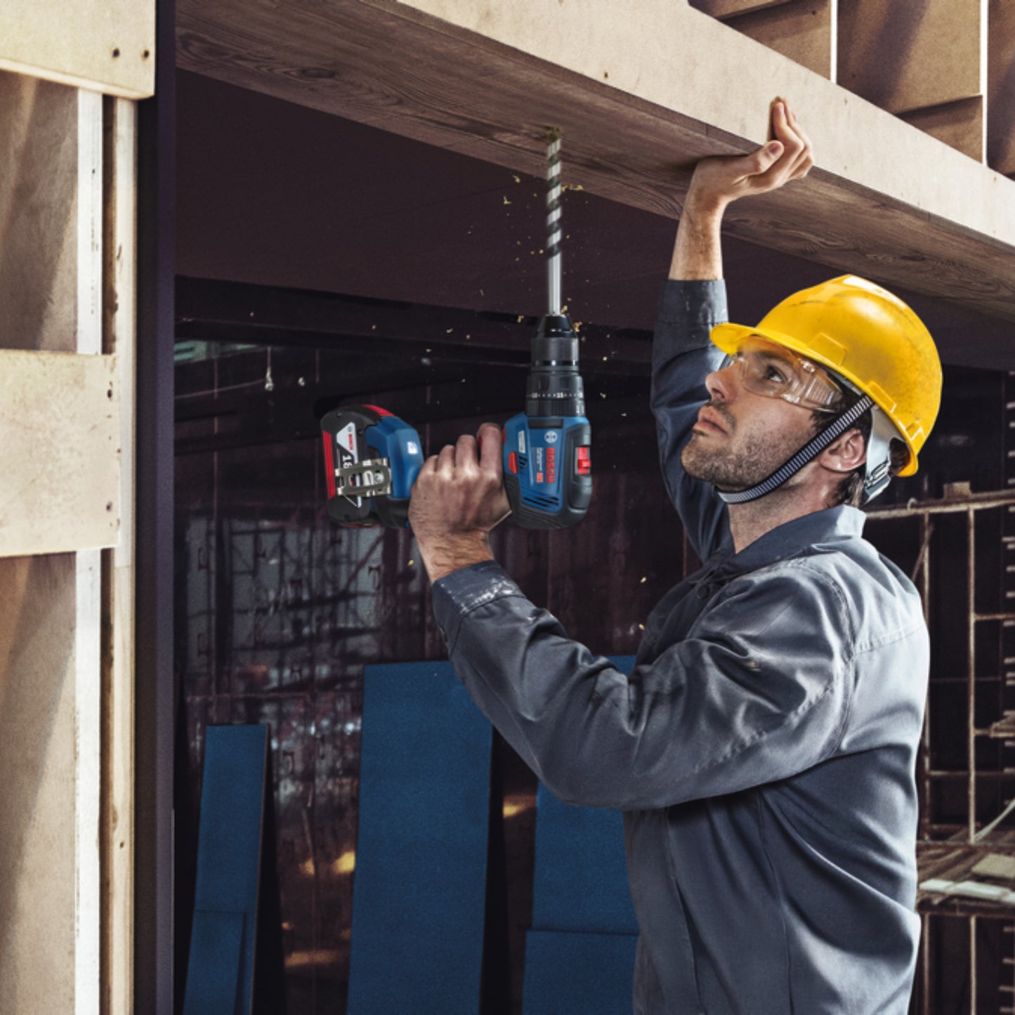 TALADRO PERCUTOR ATORNILLADOR INALAMABRICO 18V GSB 18V-50 + 2 BAT 2AH + CARG 2AH BOSCH